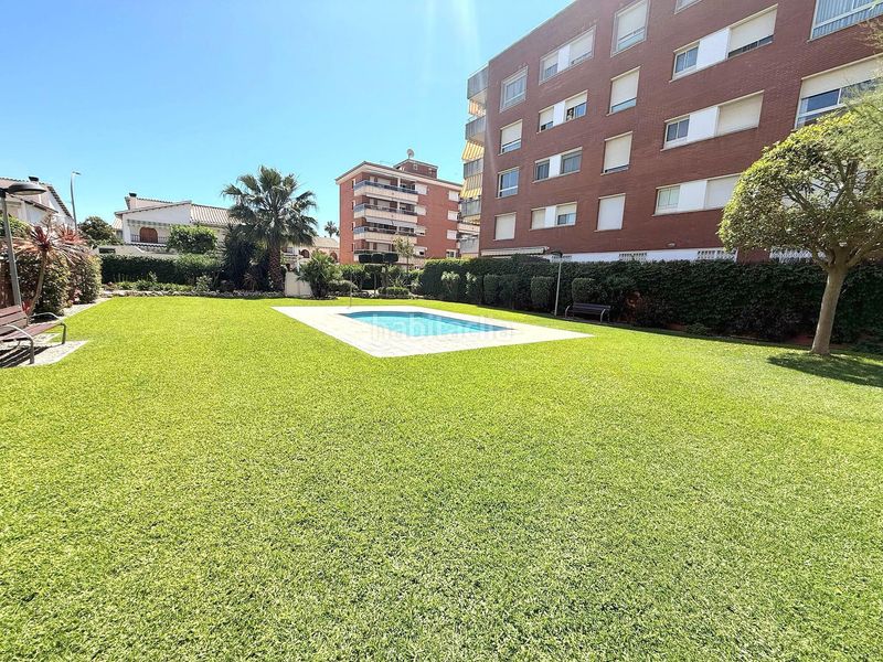 Foto 4119dc42-8c12-413b-a3af-ffa75dc6a8fe. Planta baixa amb calefacció aparcament piscina a Calafell