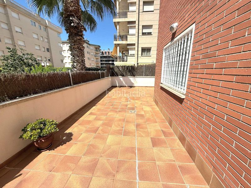 Foto da2f285b-ca11-4f16-bf10-bae375337fef. Planta baixa amb calefacció aparcament piscina a Calafell