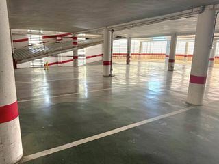 Parking coche en Calafell Platja. Avenida mossen jaume soler