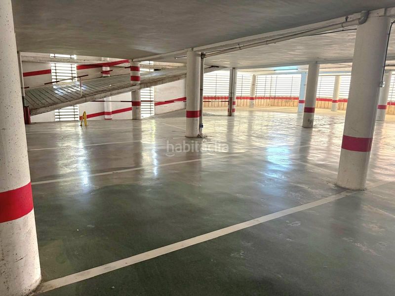 Foto 086dc5de-7f40-40e1-b216-a9335937203a. Aparcament cotxe a Calafell platja Calafell