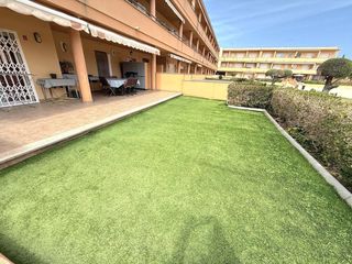 Apartament a Roda de Bar�. A 100 metros del mar