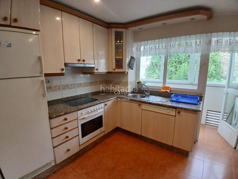 Foto 2109c45b-091c-40ef-87d5-1623d8737fb2. Rent flat with heating in Esteiro Ferrol