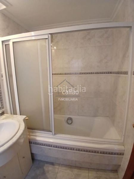 Foto e7228bf7-3b12-41dc-8624-a1f3a9b5d5f3. Rent flat with heating in Esteiro Ferrol
