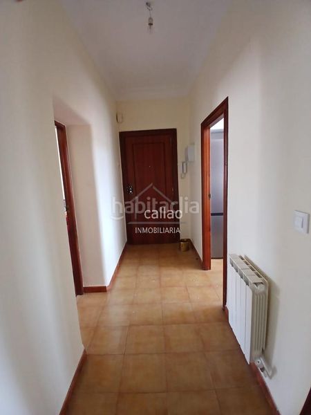 Foto bdef6fae-88f2-4096-9ad6-5c94736d59a8. Rent flat with heating in A Malata - Catabois - Ciudad Jardín Ferrol