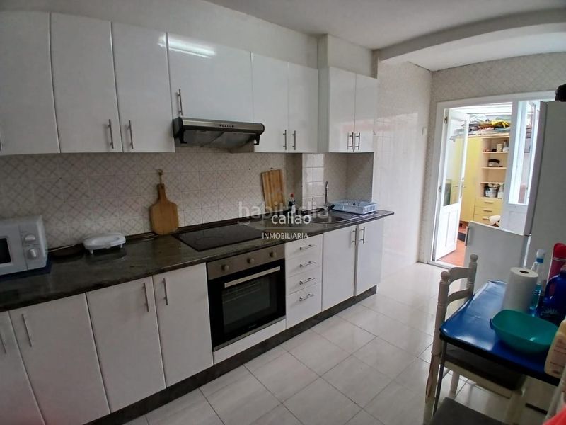 Foto da908cc4-e408-4fb4-9822-9cdbd29aa1c8. Rent flat in Canido Ferrol
