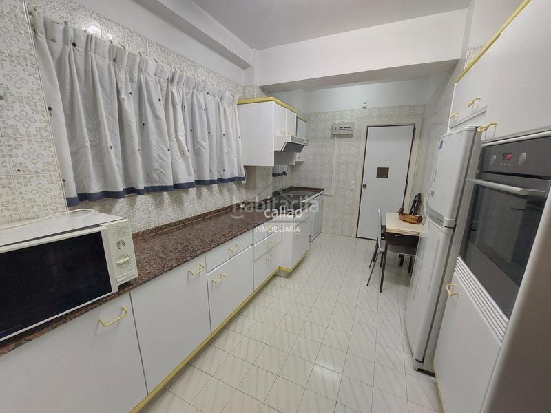 Foto 050b2962-5329-4a82-a00b-585abf9f114f. Rent flat with heating in Centro Ferrol