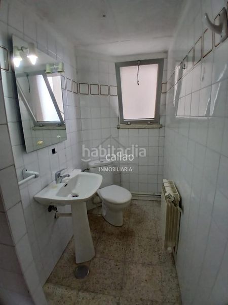 Foto 4010feac-73ef-4612-bfc0-1ca2513666a6. Piso en Caranza Ferrol