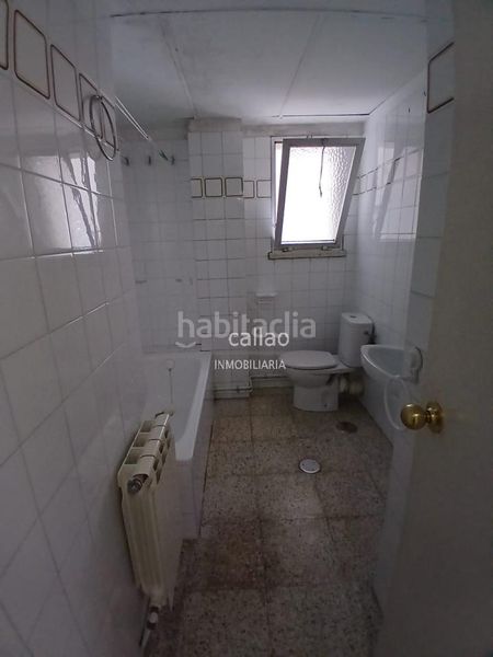 Foto 7d4d6f27-c765-4ff0-aa90-3d0c10558d29. Piso en Caranza Ferrol