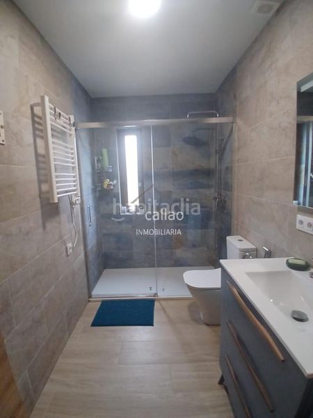 Foto d9601c50-50ec-4fc9-abdd-218c98e41ce6. Lloguer casa amb calefacció aparcament a Área Rural Ferrol