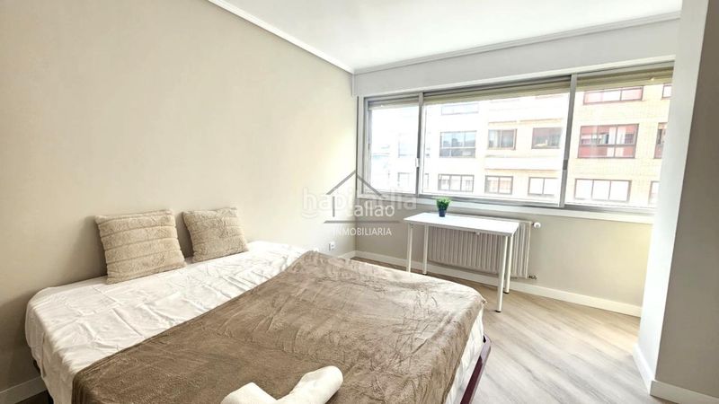 Foto 8b376670-e947-417a-995a-77011dd515c8. Lloguer pis amb calefacció aparcament a Centro Ferrol