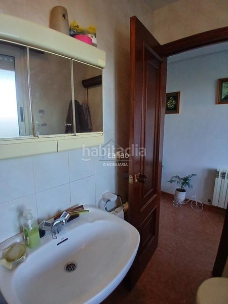 Foto 4a1be753-a5e7-4018-b270-4e73bf04506a. Casa adossada amb calefacció aparcament a Área Rural Ferrol