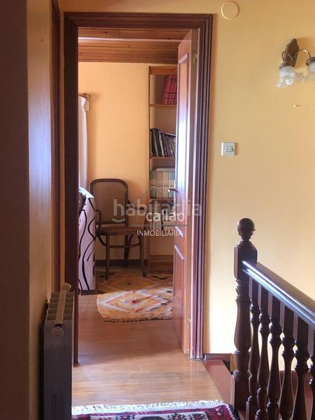 Foto 78cc2273-fb95-438b-b800-b78fc2bd340f. Casa amb calefacció aparcament a A Malata - Catabois - Ciudad Jardín Ferrol