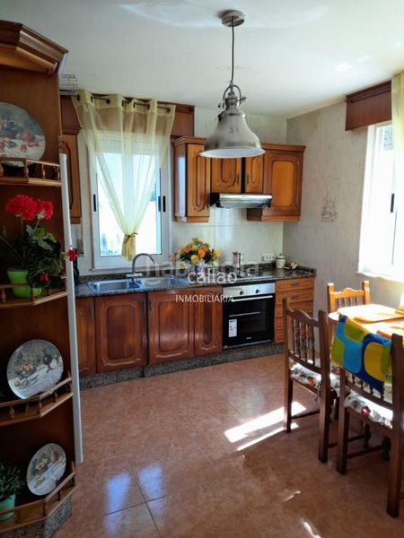 Foto 7d9221ec-b3ac-42c4-8121-d104861cdef3. Casa amb calefacció a Mugardos