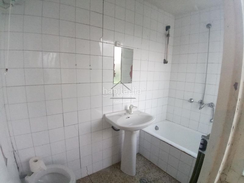 Foto 9cca901a-8e07-4d6a-be66-6865d7865a7c. Casa amb aparcament a A Malata - Catabois - Ciudad Jardín Ferrol