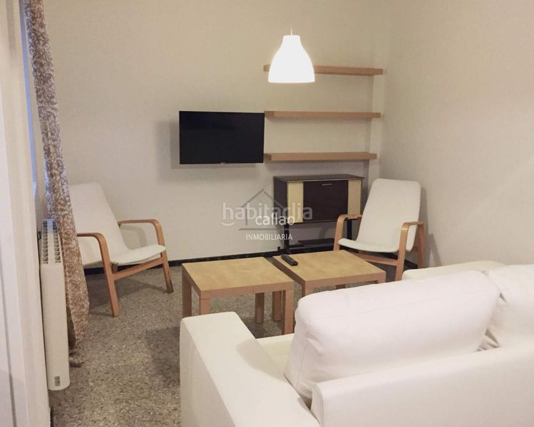 Foto 63d3b8b2-7e43-4a94-bc16-f345bda2d483. Rent flat in Centro Ferrol