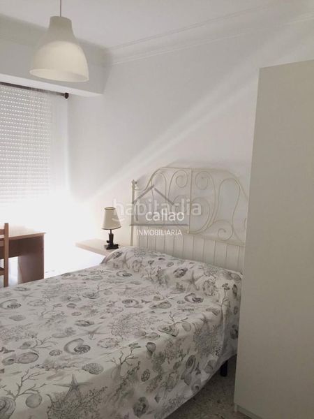 Foto dec9a3d8-f904-49b8-a484-af15711b8807. Rent flat in Centro Ferrol