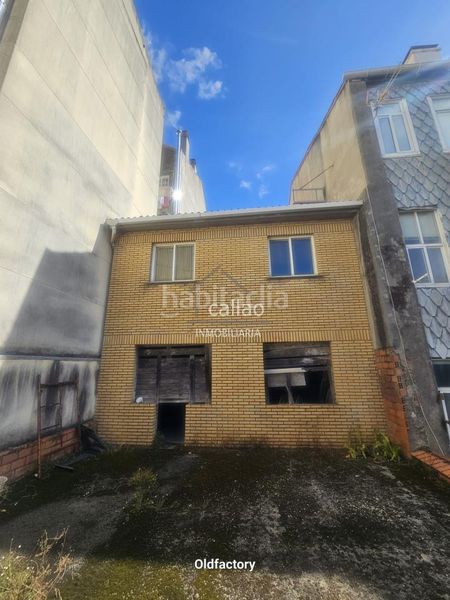 Foto 652ab504-e62c-40c2-8f98-4aaf982e1d93. Edificio en Centro Ferrol