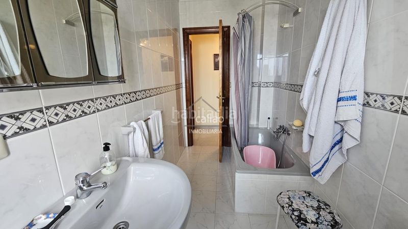 Foto 220e935f-8de3-4f14-bed1-727531daf644. Casa en A Gándara Narón