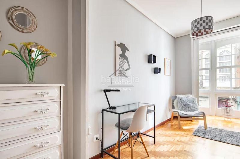 Foto 7f1e6471-9219-4b76-9863-c16d4d421132. Miete appartement in Centro Ferrol