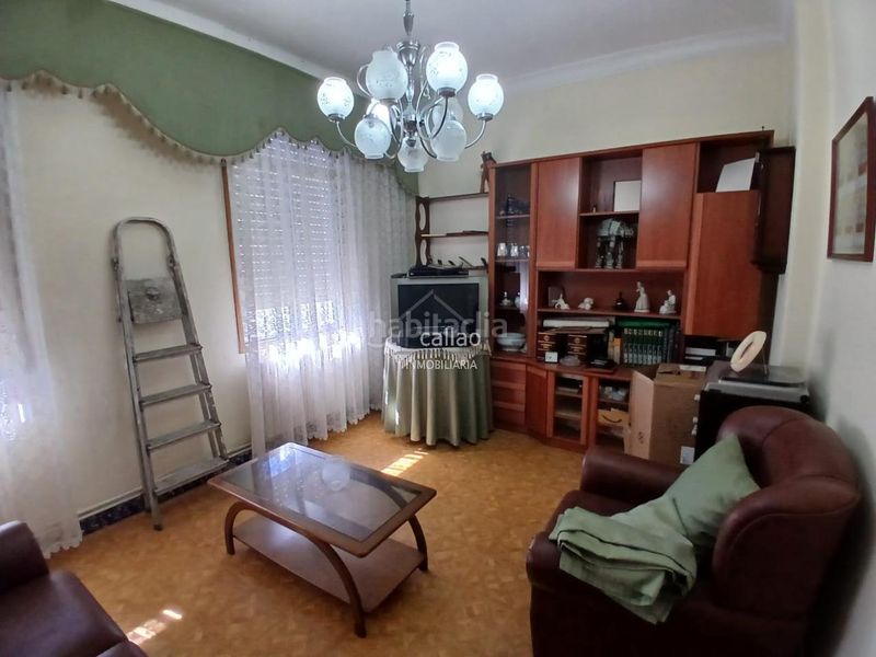 Foto 1a99b4ea-05ea-461e-bb54-fdbd9915c7fb. Casa amb calefacció aparcament a A Malata - Catabois - Ciudad Jardín Ferrol
