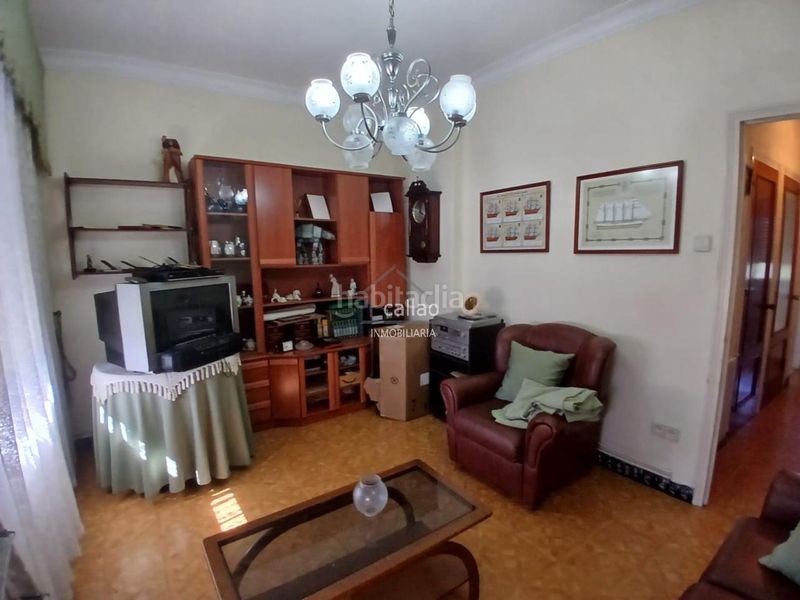 Foto bb5efba2-63ff-4355-9e22-41e9c6d8ed34. Casa amb calefacció aparcament a A Malata - Catabois - Ciudad Jardín Ferrol