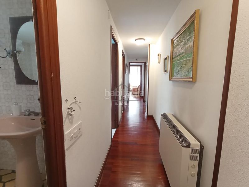 Foto 940ff2bc-9ac8-4899-b4da-fc93de3bb442. Rent flat with heating in Centro Ferrol