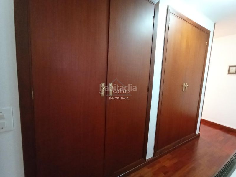 Foto ce8bcfcc-5e34-47fa-b52a-bde0c3e20c81. Rent flat with heating in Centro Ferrol
