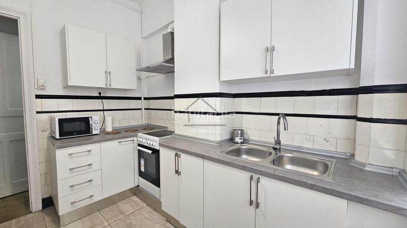 Foto a020f982-7380-4d0b-949c-c34230394084. Rent flat with heating in Centro Ferrol