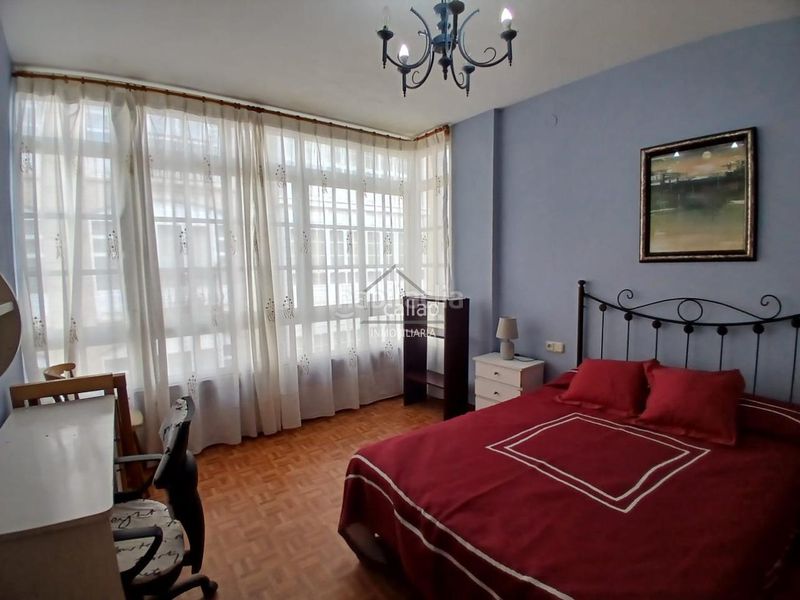Foto c9888313-31f5-4cb6-9819-49611d4bd3b6. Pis a Centro Ferrol