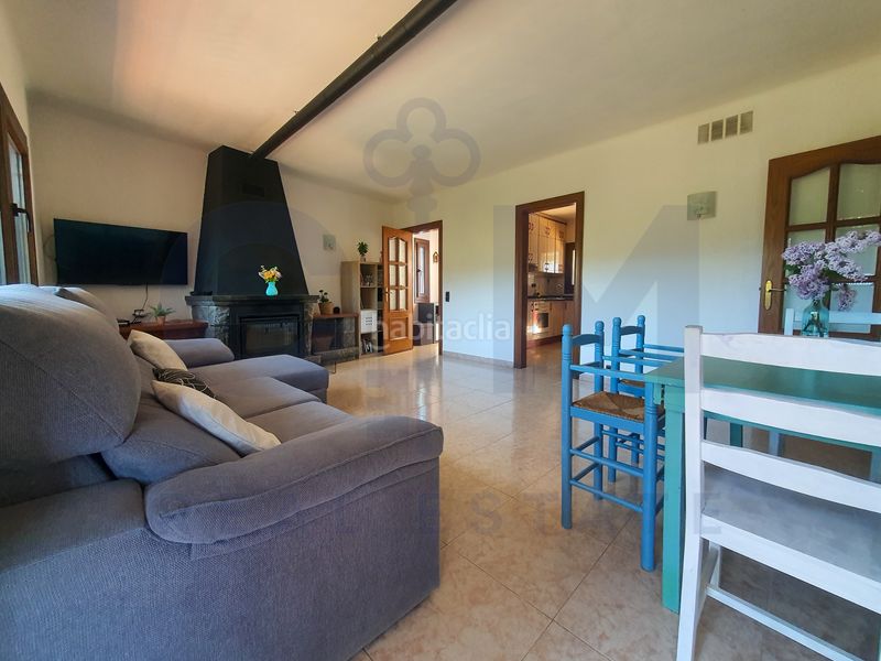 Foto 0133e281-9f6f-49ef-b9f8-73b9d91ab309. Xalet amb aparcament a Vallgorguina