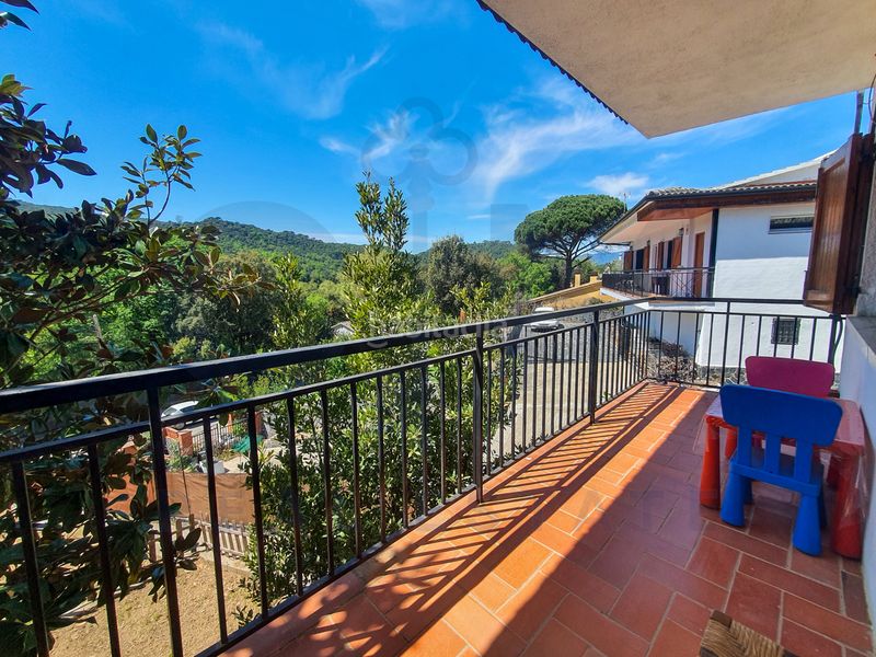 Foto 076eb26d-0e3c-43cf-9b64-112c0f51dfdf. Xalet amb aparcament a Vallgorguina