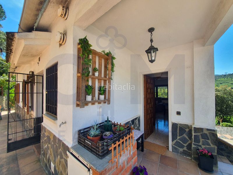 Foto 64680cde-6212-467e-ae39-7fe258bd3751. Xalet amb aparcament a Vallgorguina