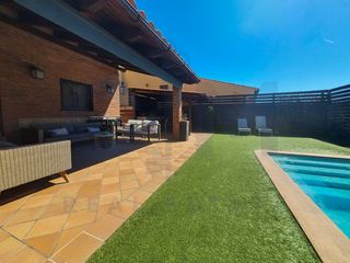 Chalet  Carrer tulipa. Exclusividad y confort