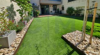 Pis  Carrer de maria aurèlia capmany. Bajo con patio muy soleado!!