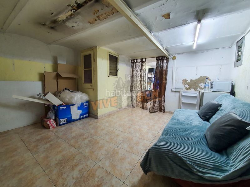 Foto ab1a127d-a617-4e47-8875-2a74b6e5c9ad. Local comercial amb calefacció a Dreta de l´Eixample Barcelona