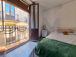 Appartement  Carrer dels banys nous. Super luminoso, alto y amplio