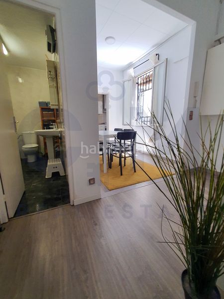 Foto a46d0b20-67d2-4795-8c1b-6798bc4d8a30. Pis a Gòtic Barcelona