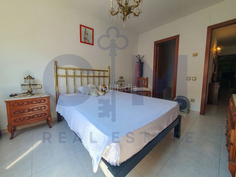 Foto 2cb78989-9f06-474f-adc3-d68d1e5fa388. Casa adossada amb xemeneia calefacció aparcament a Cardedeu