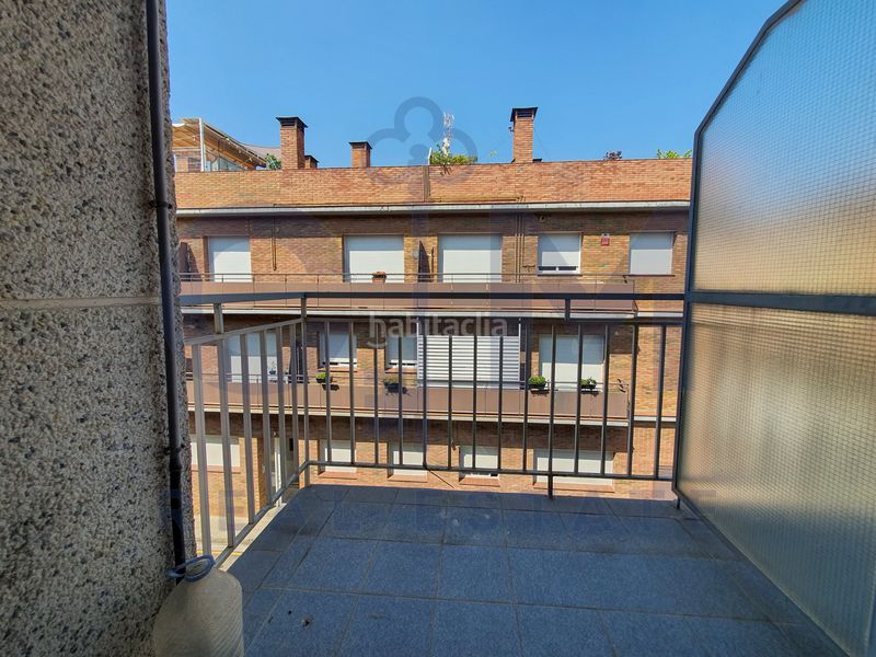Foto f4c889f9-f22e-4800-a3b7-07ab7bca9f2c. Casa adossada amb xemeneia calefacció aparcament a Cardedeu
