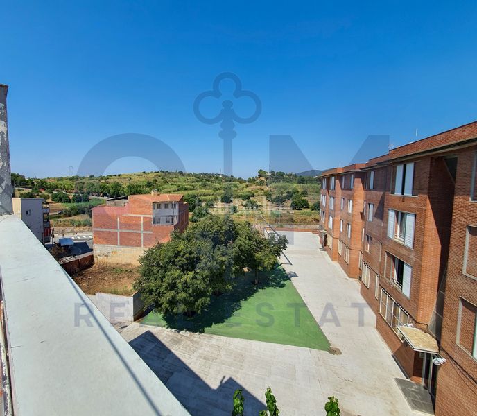 Foto b2b0e265-6ca5-45f4-8b1c-c73cc630261d. Flat with heating in La Maurina Terrassa