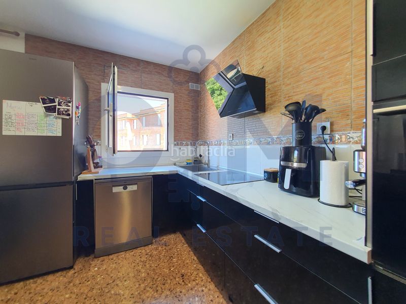 Foto c4597ea0-075e-4ac4-8573-632eaa1c9368. Flat with heating in La Maurina Terrassa