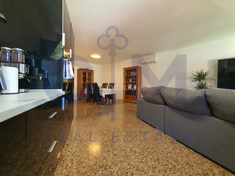 Foto db87e8a6-0f4d-4316-9361-56024f19485e. Flat with heating in La Maurina Terrassa