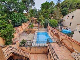 Maison jumelée  Carrer sant ignasi. Casa con encanto, jardin, vistas y piscina!!