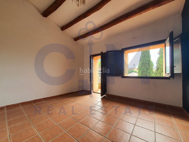 Foto 37e9e232-e059-43e1-b2aa-9e78715ac2da. Casa aparellada amb xemeneia aparcament piscina a Vacarisses