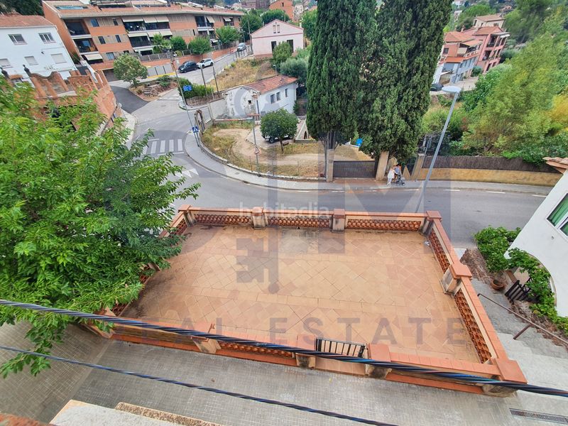 Foto 72f3d38d-96af-4c90-86dd-ce35ffc7e3fa. Casa aparellada amb xemeneia aparcament piscina a Vacarisses