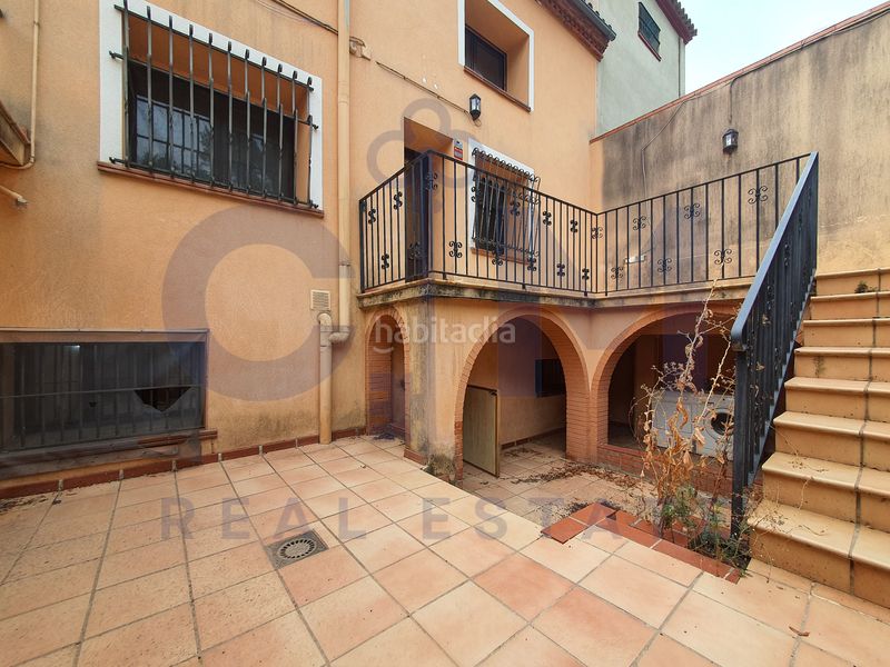 Foto 8bb994f9-26f8-4e50-91c6-e1c46cf6a00d. Casa aparellada amb xemeneia aparcament piscina a Vacarisses