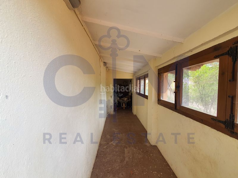 Foto a81b2fa2-9d36-469a-8b6b-6fa355e0faf3. Casa aparellada amb xemeneia aparcament piscina a Vacarisses