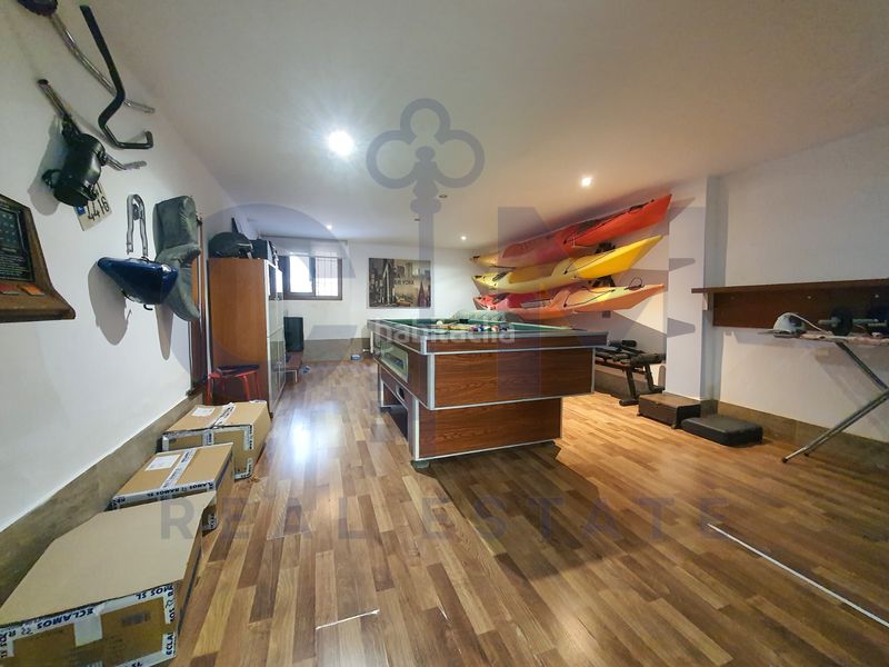 Foto aa499000-65b5-46f5-8ccc-d78013bd8d58. Casa adossada amb xemeneia calefacció aparcament a Vallgorguina