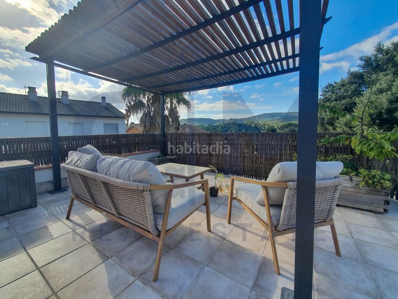 Foto c7b9d09f-0fdf-4095-b3e4-4ae896287101. Casa adossada amb xemeneia calefacció aparcament a Vallgorguina