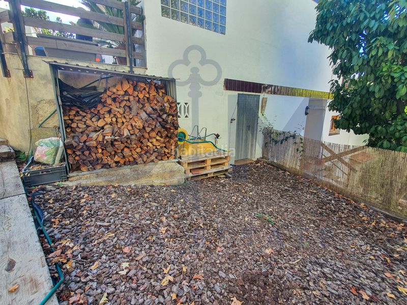 Foto ee77dafd-8f45-474c-964c-5636e82b1b94. Casa adossada amb xemeneia calefacció aparcament a Vallgorguina